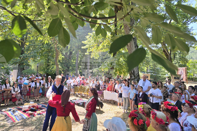 Kotel Carpet Festival Celebrates a Decade of Colour and Tradition