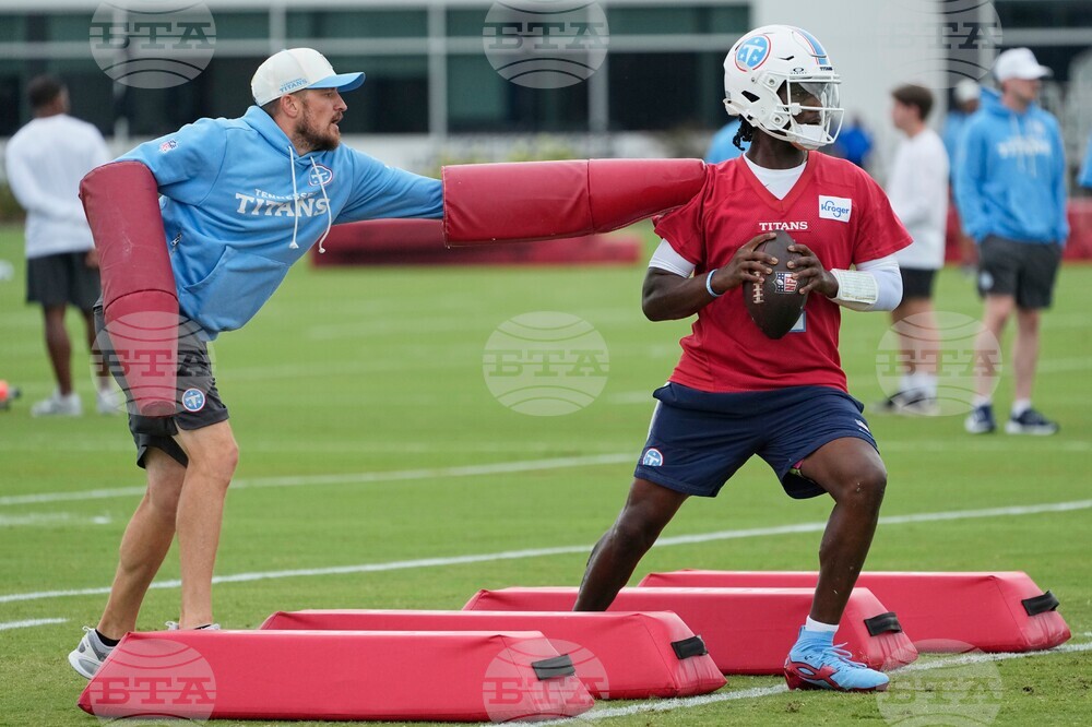 Titans Camp Football
