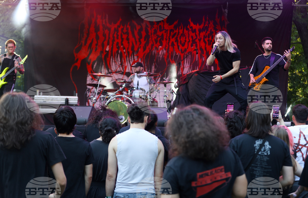 Within Destruction - концерт