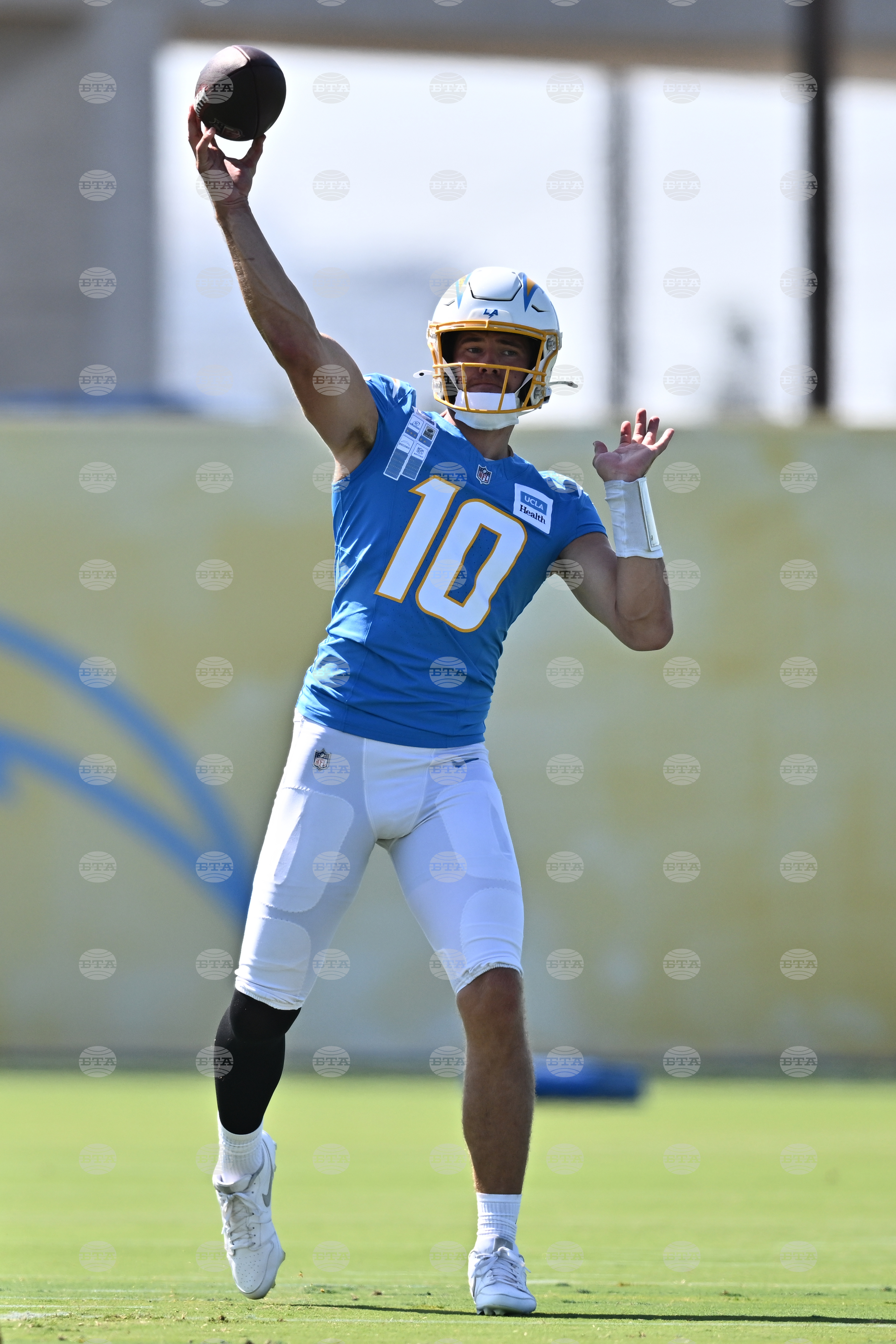 Chargers Camp Football