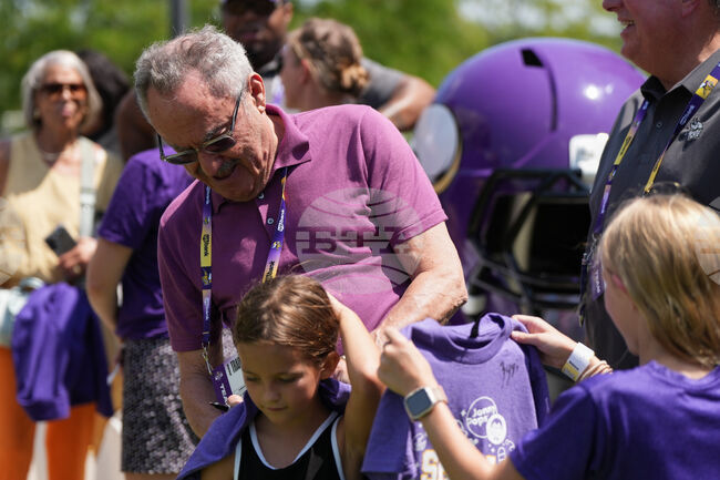Vikings Camp Football