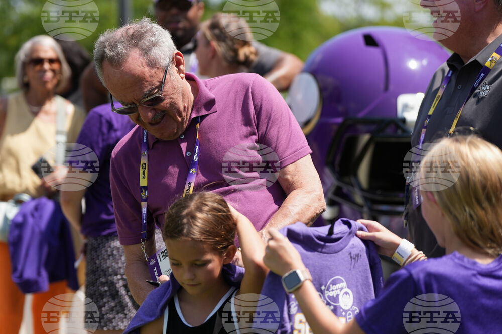 Vikings Camp Football