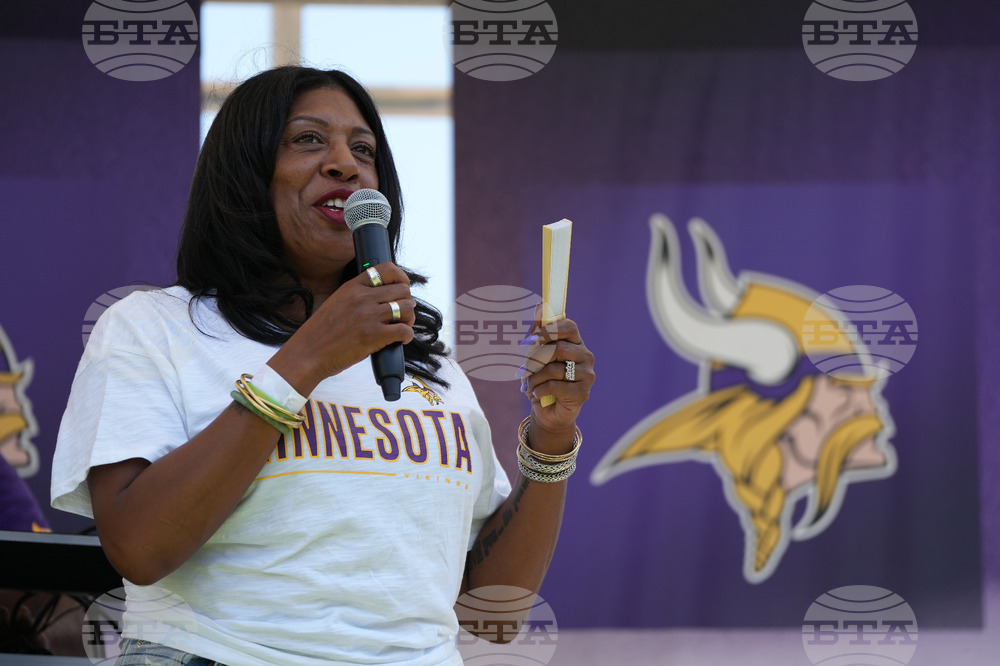 Vikings Camp Football