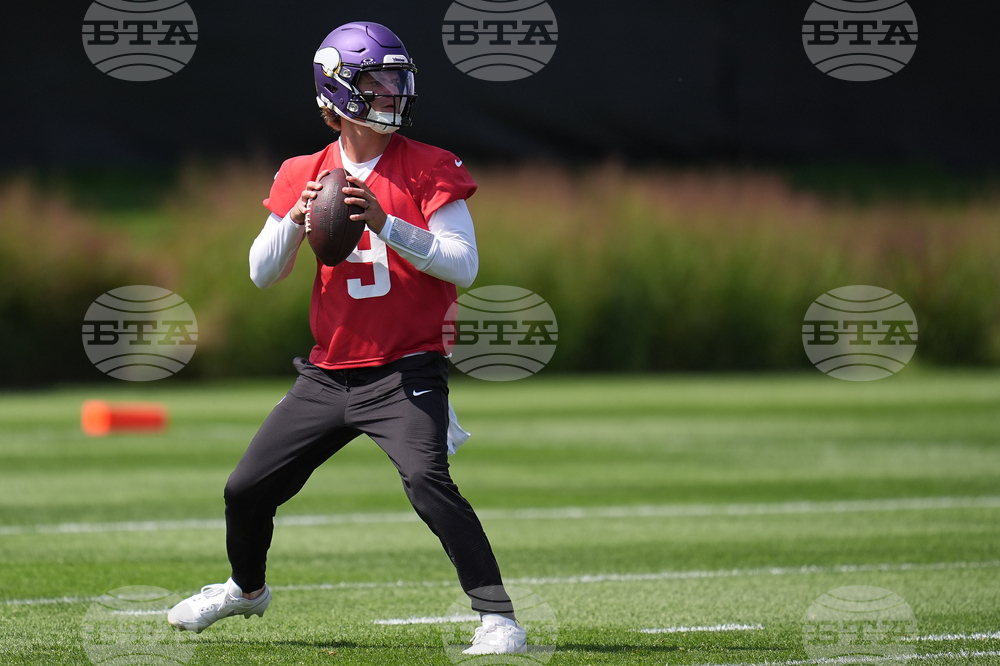 Vikings Camp Football
