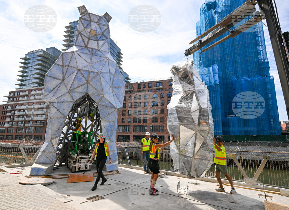 Artist Jen Lewin's monumental bear sculptures, The Ursas, arrive at Gowanus Wharf