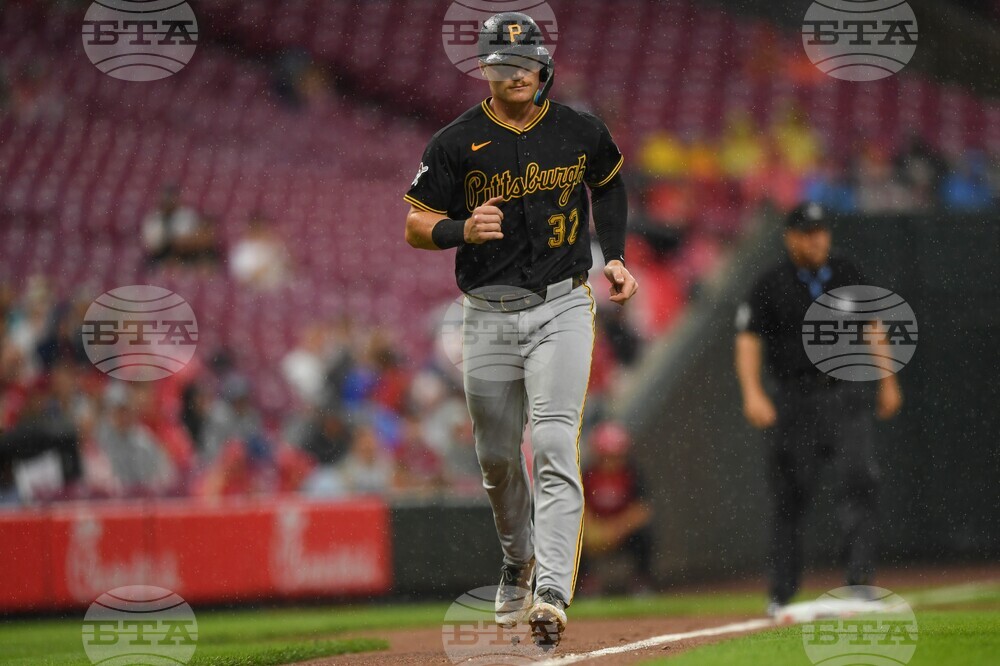 Pirates Reds Baseball
