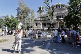 Храм „Света Неделя“ - чудотворна икона - опашка