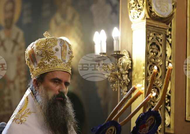 Храм „Света Неделя“ - патриаршеска света литургия