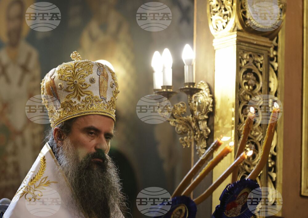 Храм „Света Неделя“ - патриаршеска света литургия
