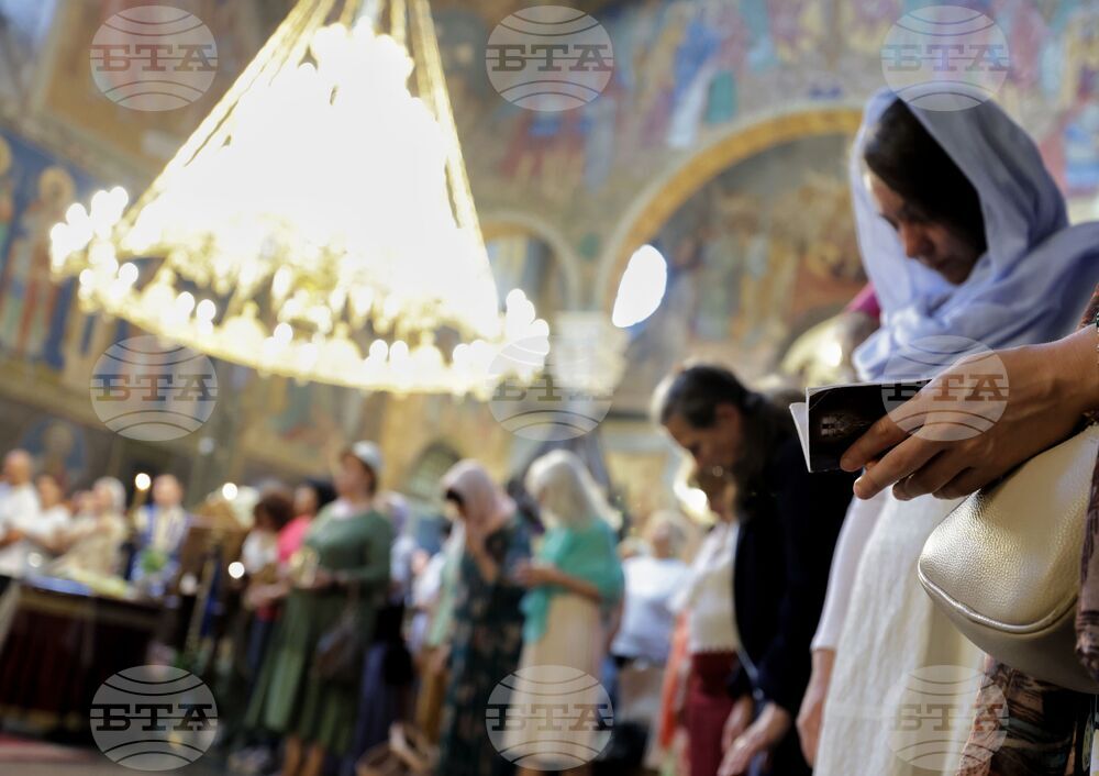 Храм „Света Неделя“ - патриаршеска света литургия
