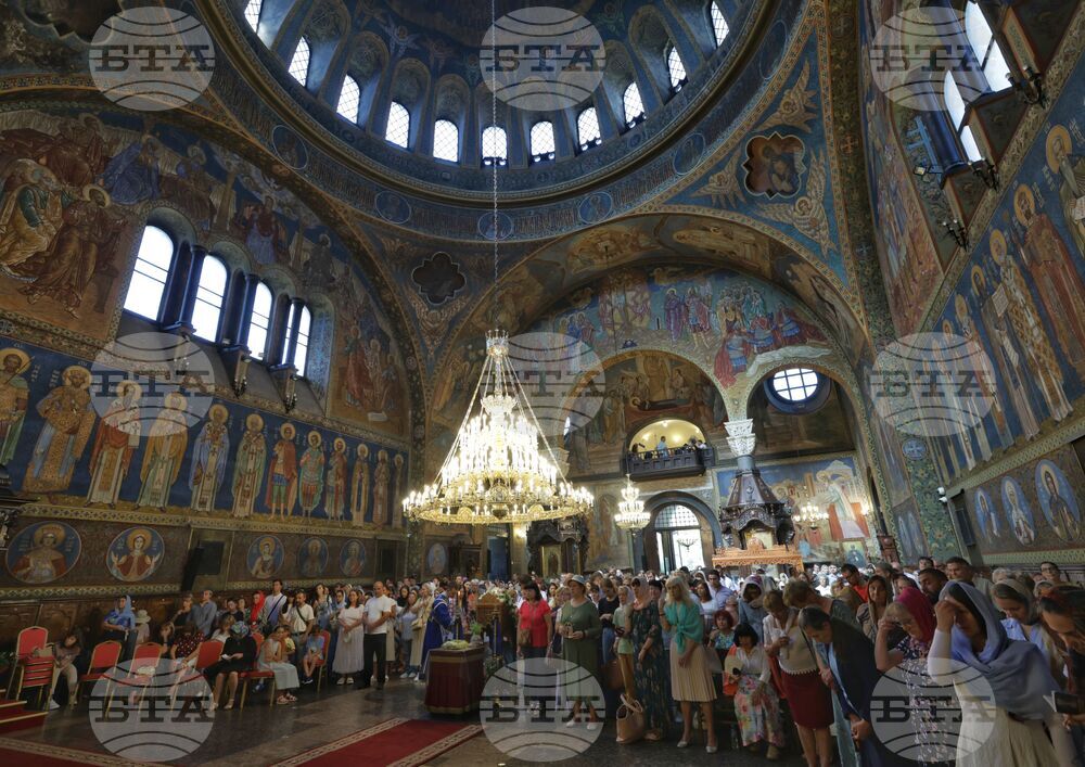 Храм „Света Неделя“ - патриаршеска света литургия