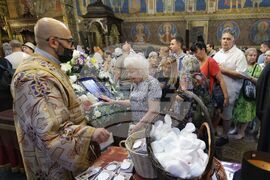 Храм „Света Неделя“ - патриаршеска света литургия