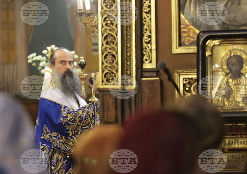 Храм „Света Неделя“ - патриаршеска света литургия