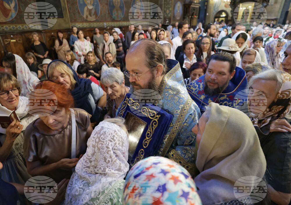 Храм „Света Неделя“ - патриаршеска света литургия