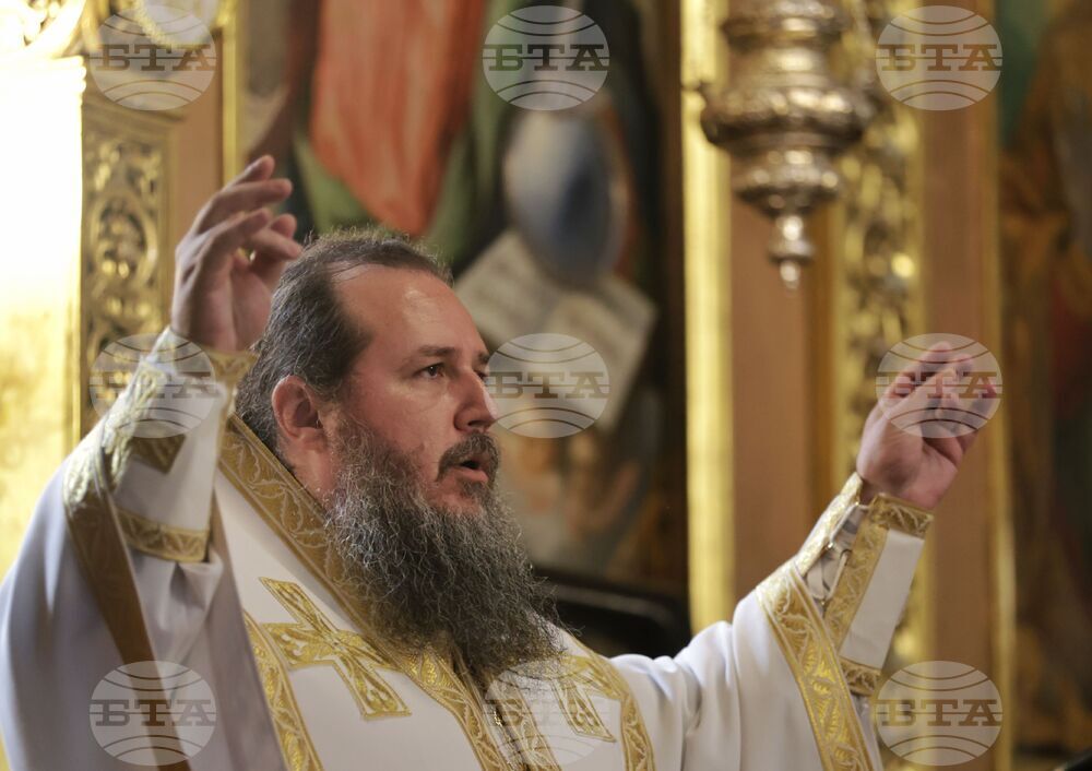 Храм „Света Неделя“ - патриаршеска света литургия