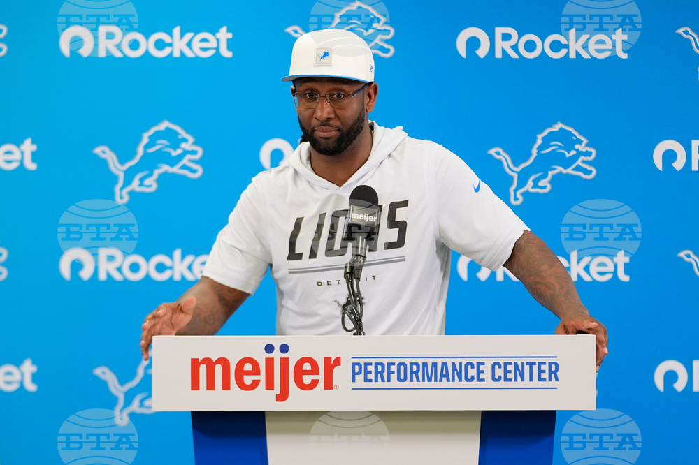 Lions Camp Football