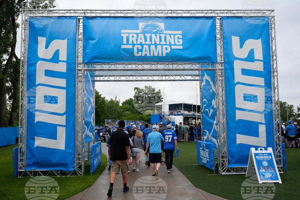 Lions Camp Football