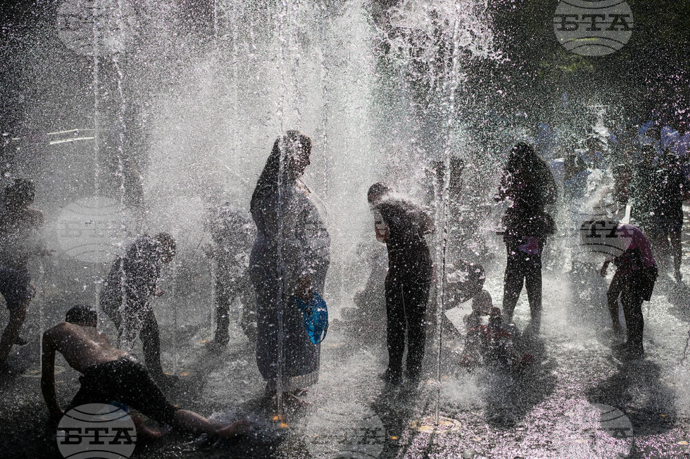 APTOPIX Israel Palestinians Extreme Weather Heat