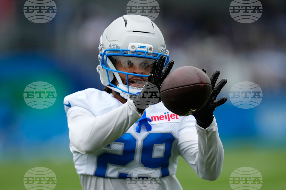 Lions Camp Football