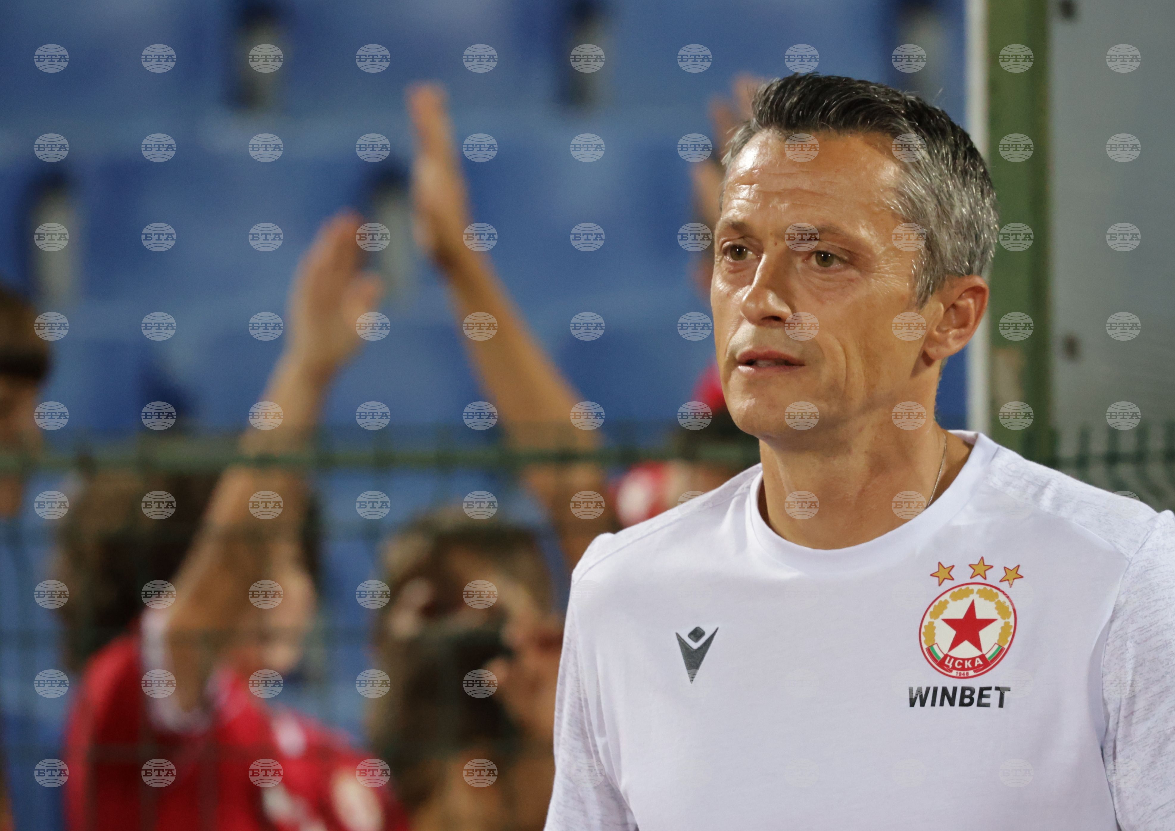 Старши треньорът на цска христо янев: "отборът трябва да изглежда по различен начин" 2026 1000143282 старши треньорът на цска христо янев заяви след победата срещу дунав с 2:1, че не е доволен от играта на тима през... Iustitia. Bg старши треньорът на цска христо янев: "отборът трябва да изглежда по различен начин" 2026 2026-08-02 21:58:00 юстиция