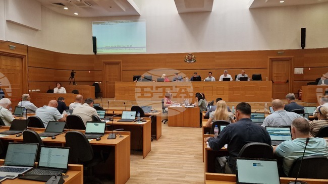 Общинският съвет на Пловдив дебатира по предложения за реформи в градския транспорт, прието бе той да е безплатен за всички ученици