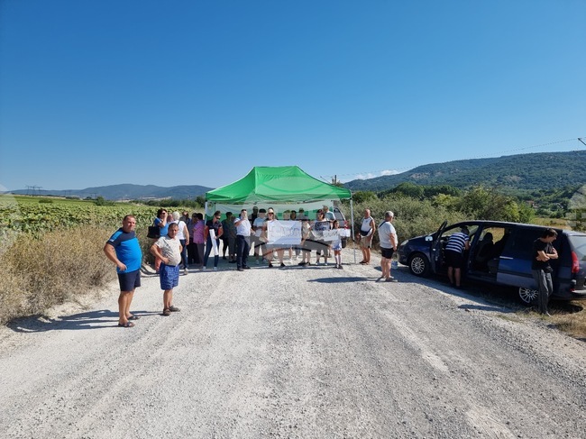 Protest Blocks Industrial Road Supplying Fuel to Bobov Dol Thermal Power Plant