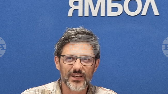 Според доц. Йордан Ефтимов обществото ни още не може да се похвали, че е наясно какво всъщност е бил българският модернизъм