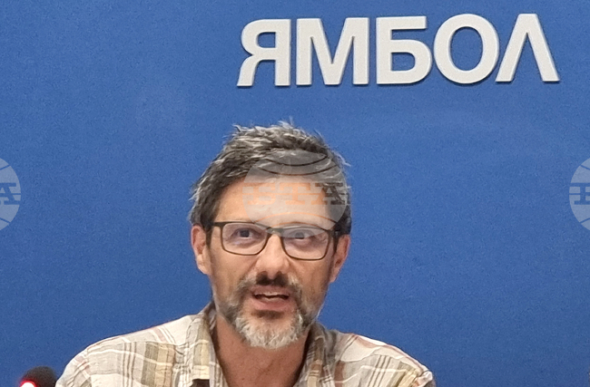 Според доц. Йордан Ефтимов обществото ни още не може да се похвали, че е наясно какво всъщност е бил българският модернизъм