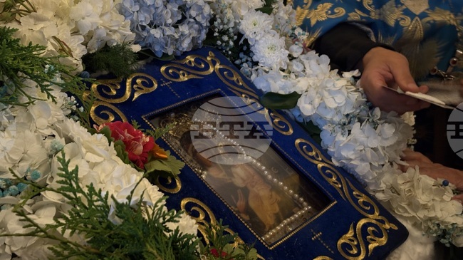 В Ихтиман ще бъде посрещната чудотворната Хавайска мироточива Иверска икона на Пресвета Богородица