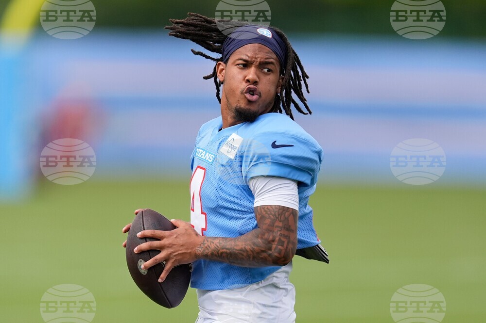 Titans Camp Football