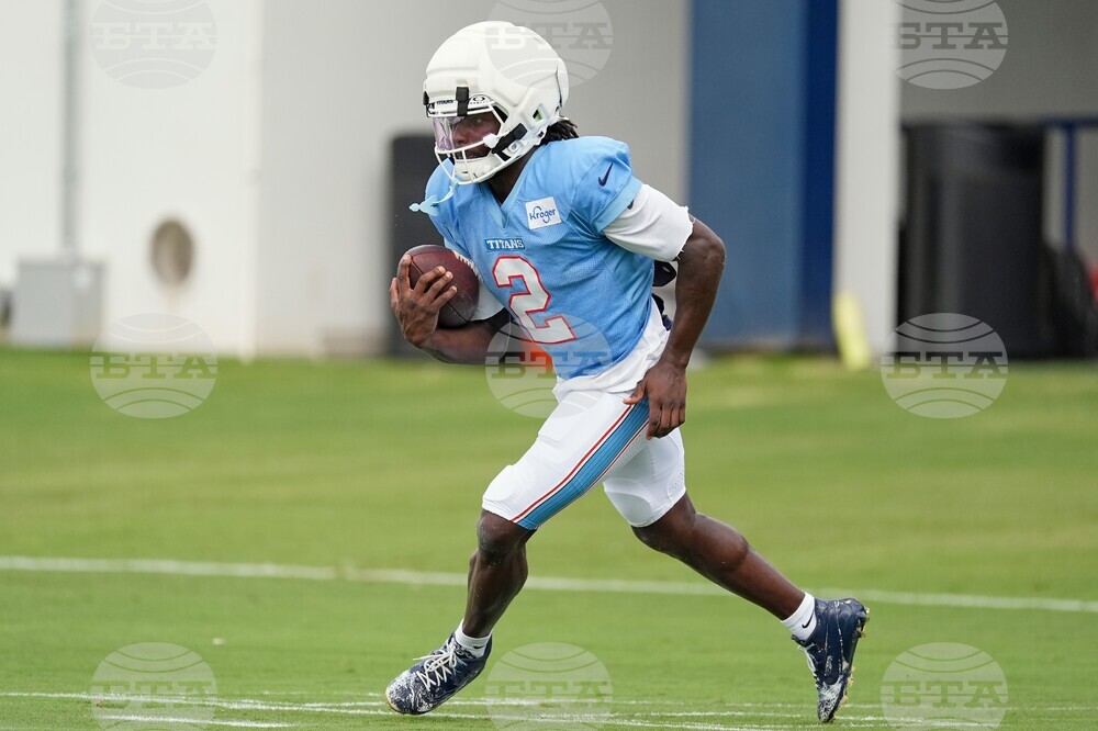 Titans Camp Football