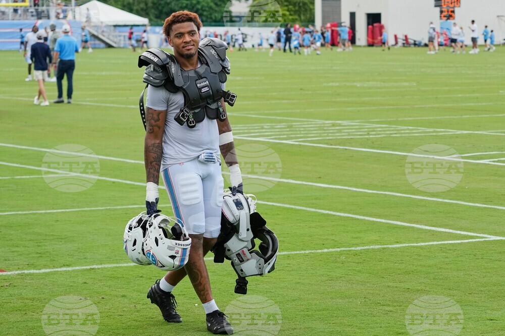 Titans Camp Football
