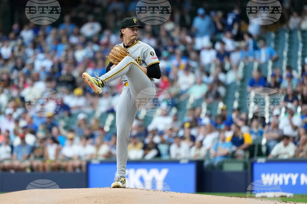 Pirates Brewers Baseball