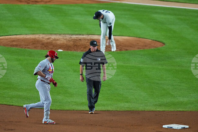 CORRECTION Cardinals Yankees Baseball