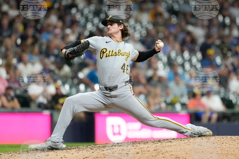 Pirates Brewers Baseball