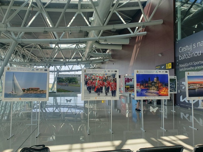 Burgas Urban Life Showcased in Photo Exhibition at Bratislava International Airport