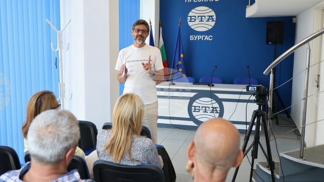 Мистификациите, философските течения, играта и еротиката в творчеството на Пенчо Славейков бяха във фокуса на дискусия в Бургас