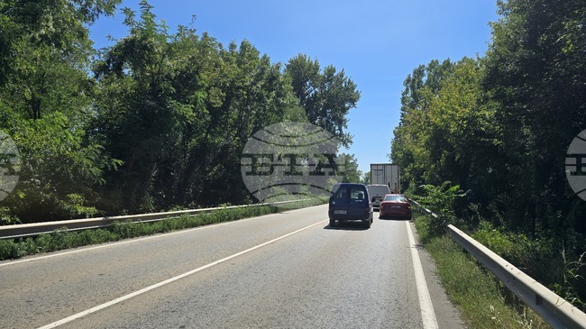 Заради катастрофа движението на път I-1 Видин – Дунавци се осъществява в една лента при 12-ия километър