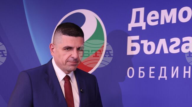 Няма да има обща партийна кандидатура за президент с ГЕРБ, заяви съпредседателят на „Да, България“ Ивайло Мирчев