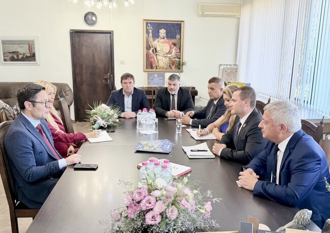 Кметът Пенчо Милков посрещна в Русе вицепремиера Александър Пулев, обсъдено бе индустриалното развитие на града