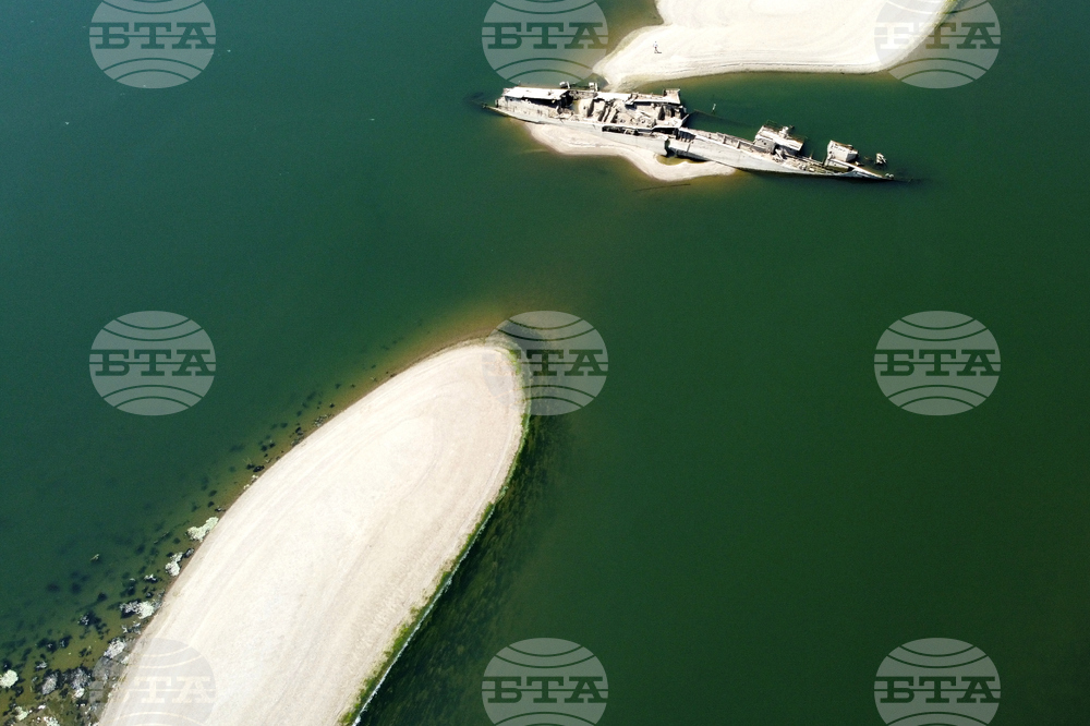 APTOPIX Serbia Danube Sunken Boats