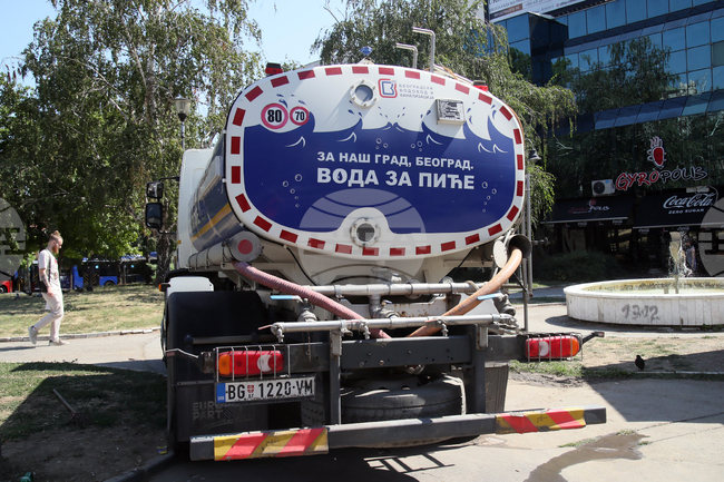 Опозиционен лидер в Сърбия предложи правото на питейна вода да бъде записано в конституцията 
