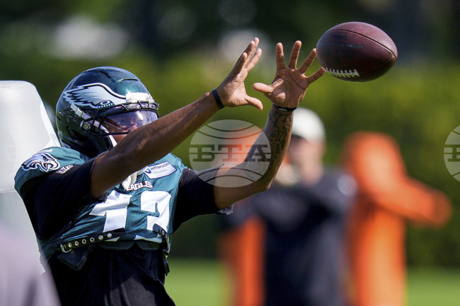 Eagles Camp Football