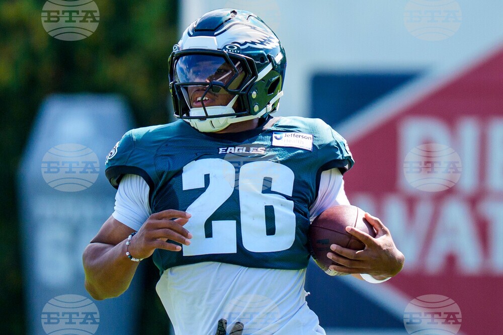Eagles Camp Football