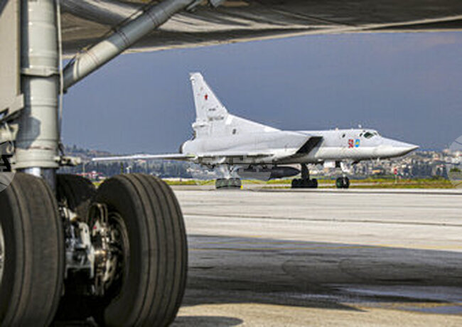 Руски бойни самолети са се приближили опасно близо до самолети на американските военноморски сили над Средиземно море