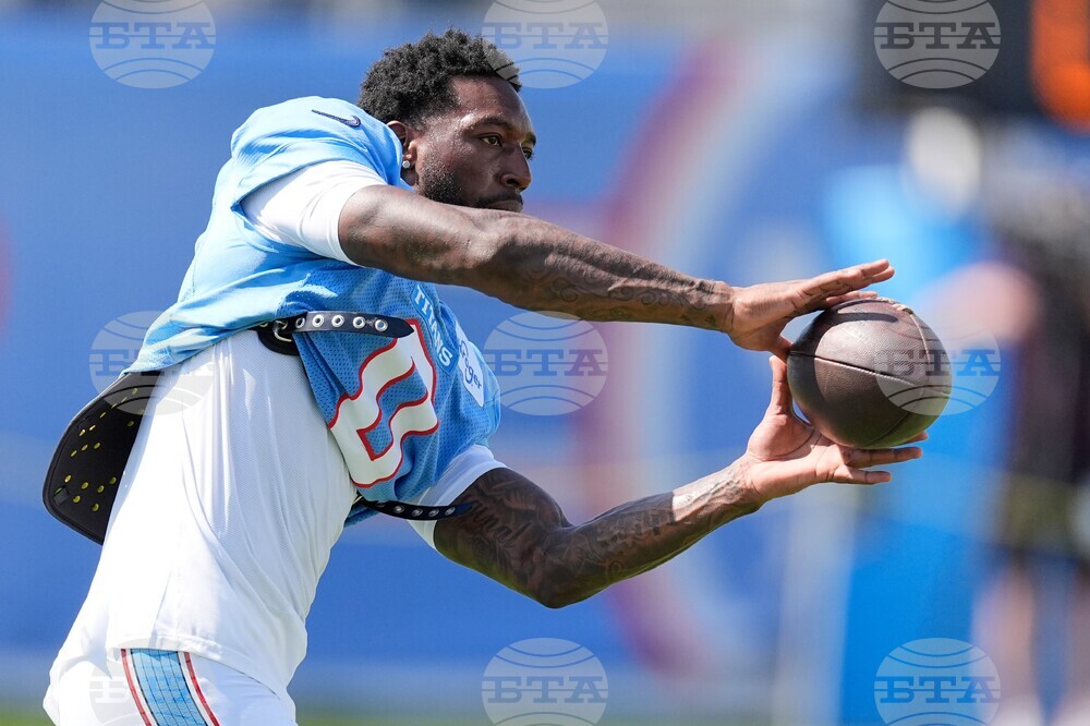 Titans Camp Football