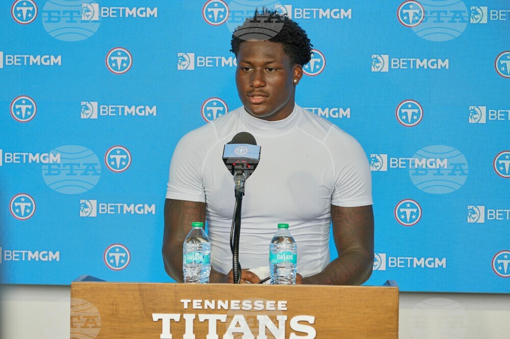 Titans Camp Football