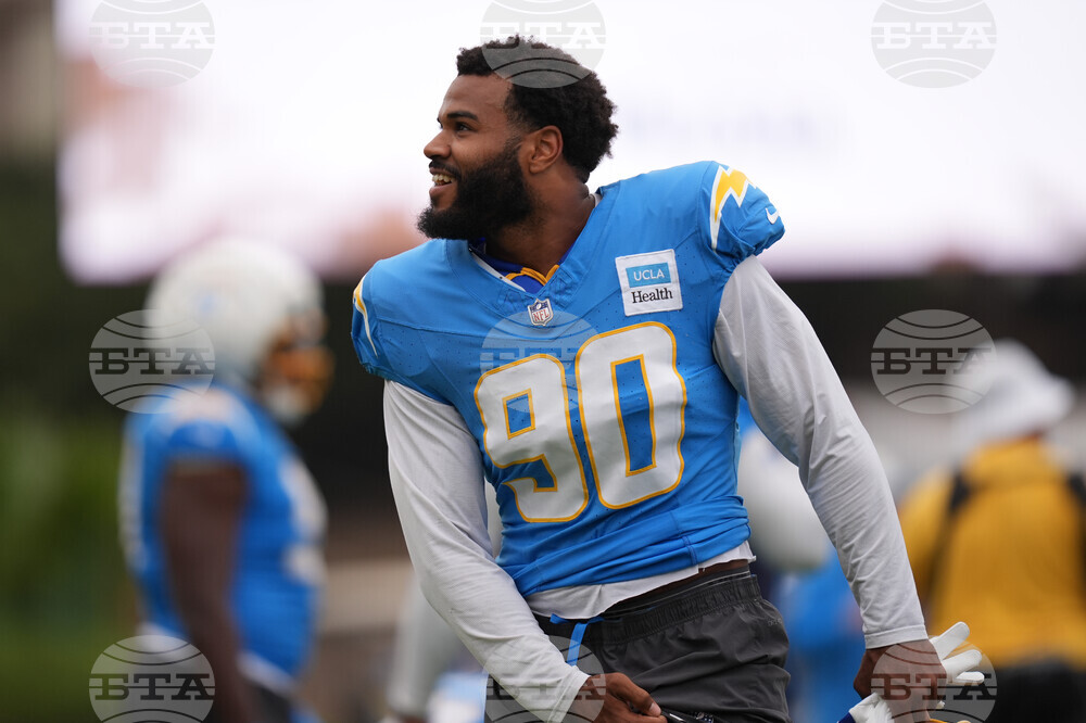 Chargers Camp Football