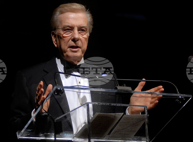 Canada Obit Lloyd Robertson
