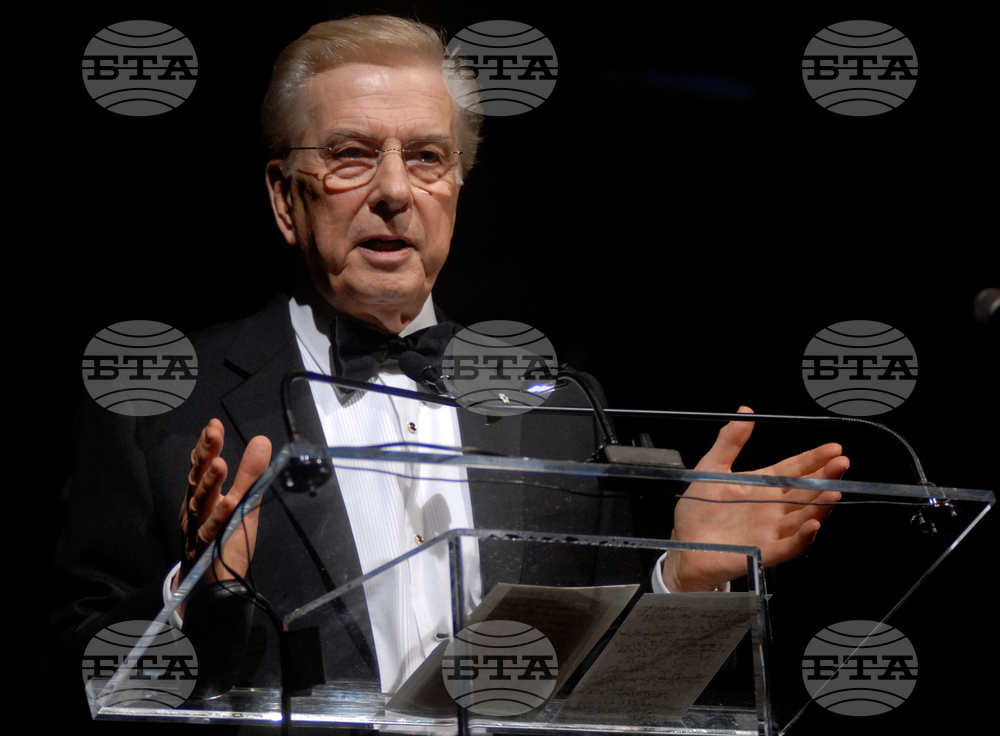 Canada Obit Lloyd Robertson